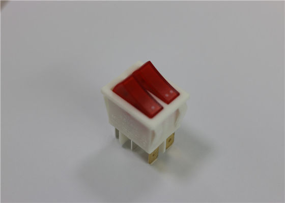Il mini 4/6 di interruttore a leva illuminato rosso dei perni, impermeabilizza l'interruttore a leva principale