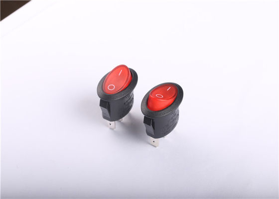 3 interruttore a leva ovale rosso del bottone T85 di modo 3P con le vari leve e terminali